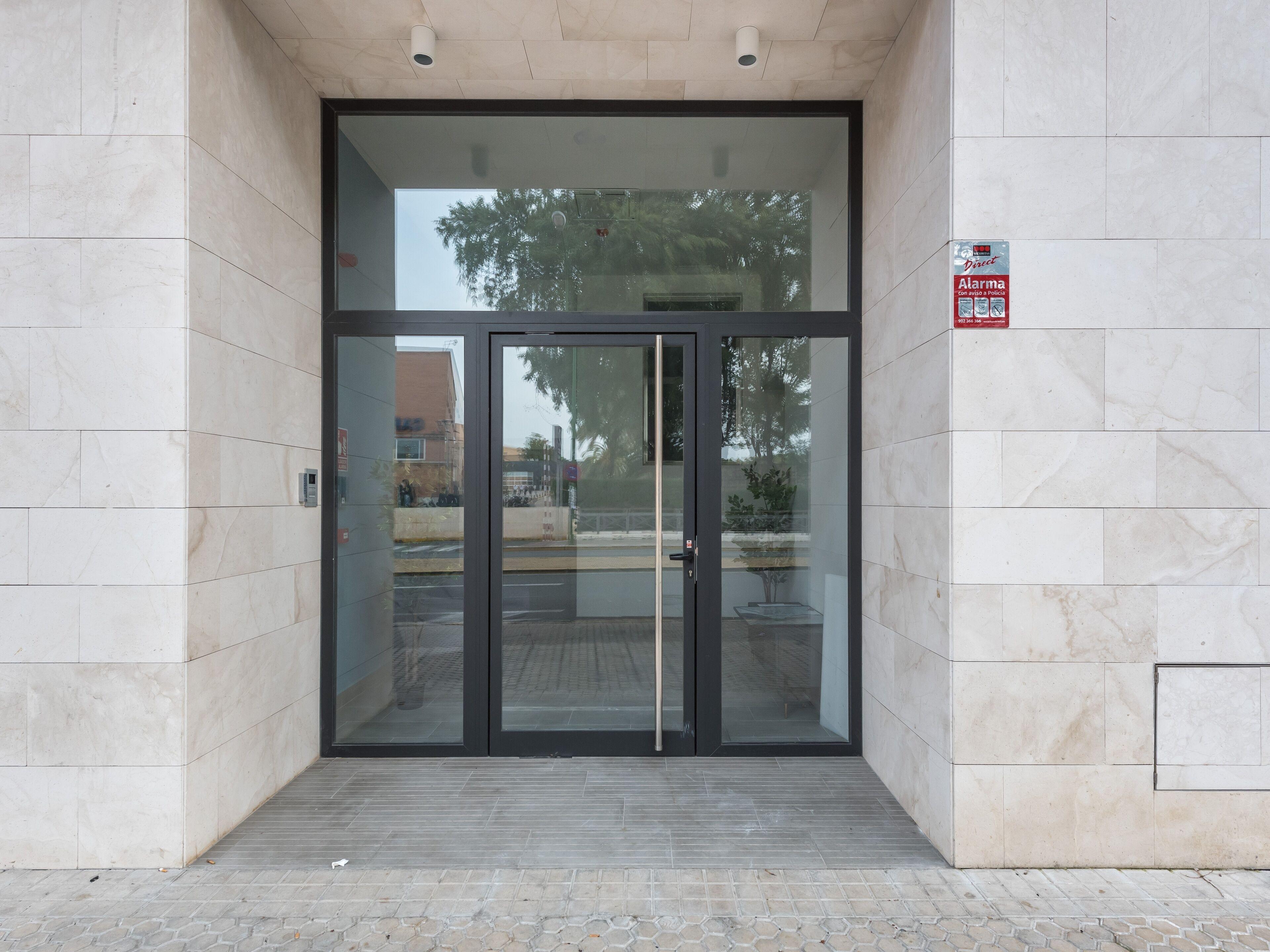 Limehome Sevilla Calle Torcuato Luca De Tena - Digital Access, Seville